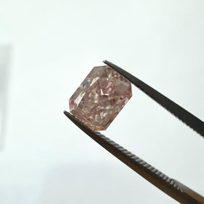 天然 ピンクダイヤモンド 0.77ct レクタンギュラー | Fancy Pink | GIA | p6372