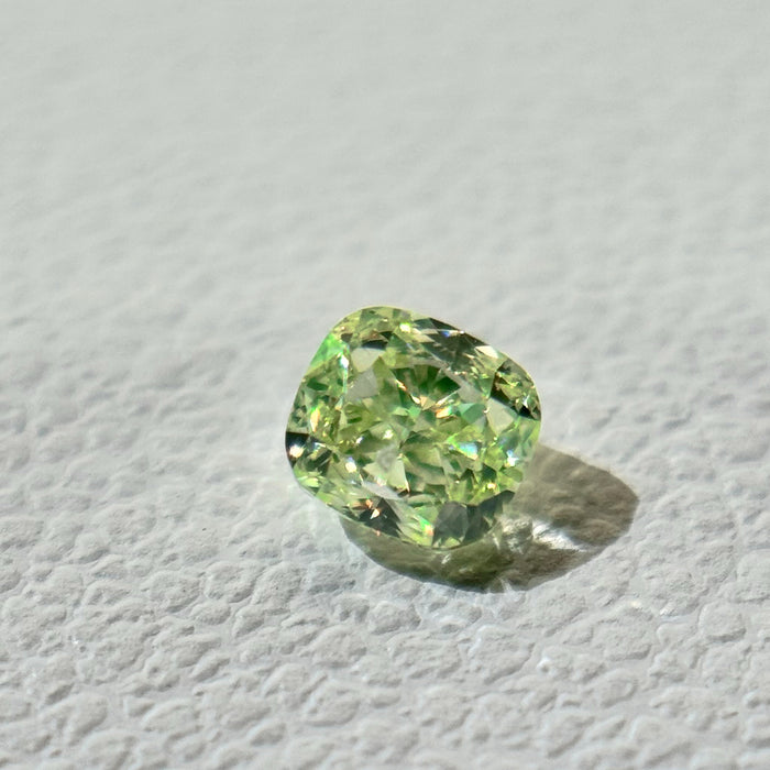 天然 イエローグリーンダイヤモンド クッション 0.240ct |yellow green diamond|CGL|p9596