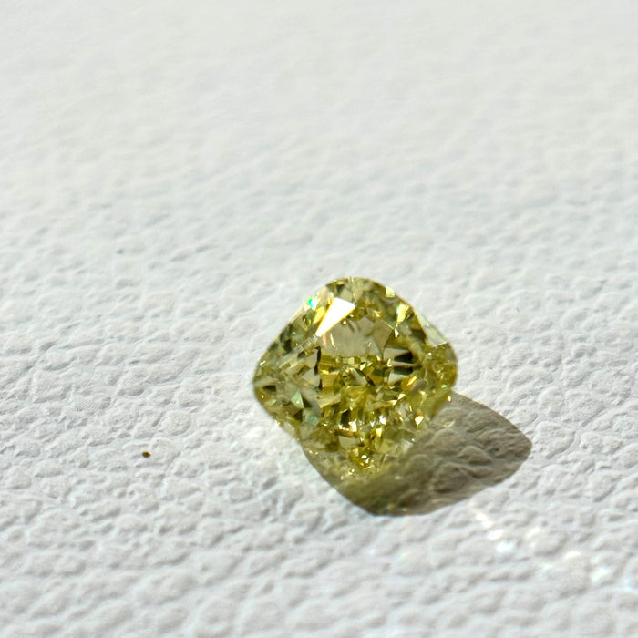 天然 イエローダイヤモンド クッション 0.349ct |yellow diamond|CGL|p9726