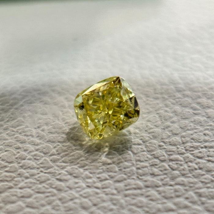 天然 イエローダイヤモンド クッション 0.31ct |yellow diamond|CGL|p9727