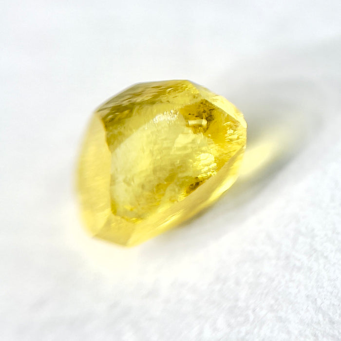 天然 イエローダイヤモンド原石 ソーヤブル 0.76ct|Rough Diamond| w1685