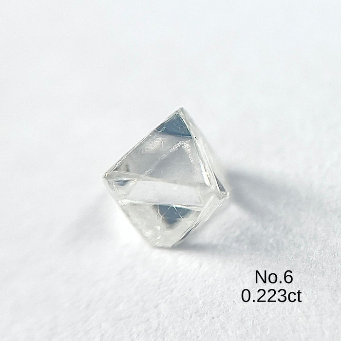 天然ダイヤモンド原石 ソーヤブル 0.2ct以上|Rough Diamond| w1713